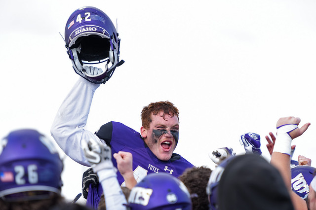 The Yotes defeat Carroll 28-7